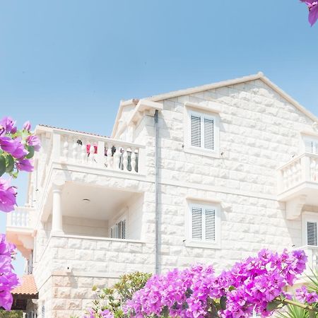 Apartments Barba Petra Dvori Sumartin Luaran gambar