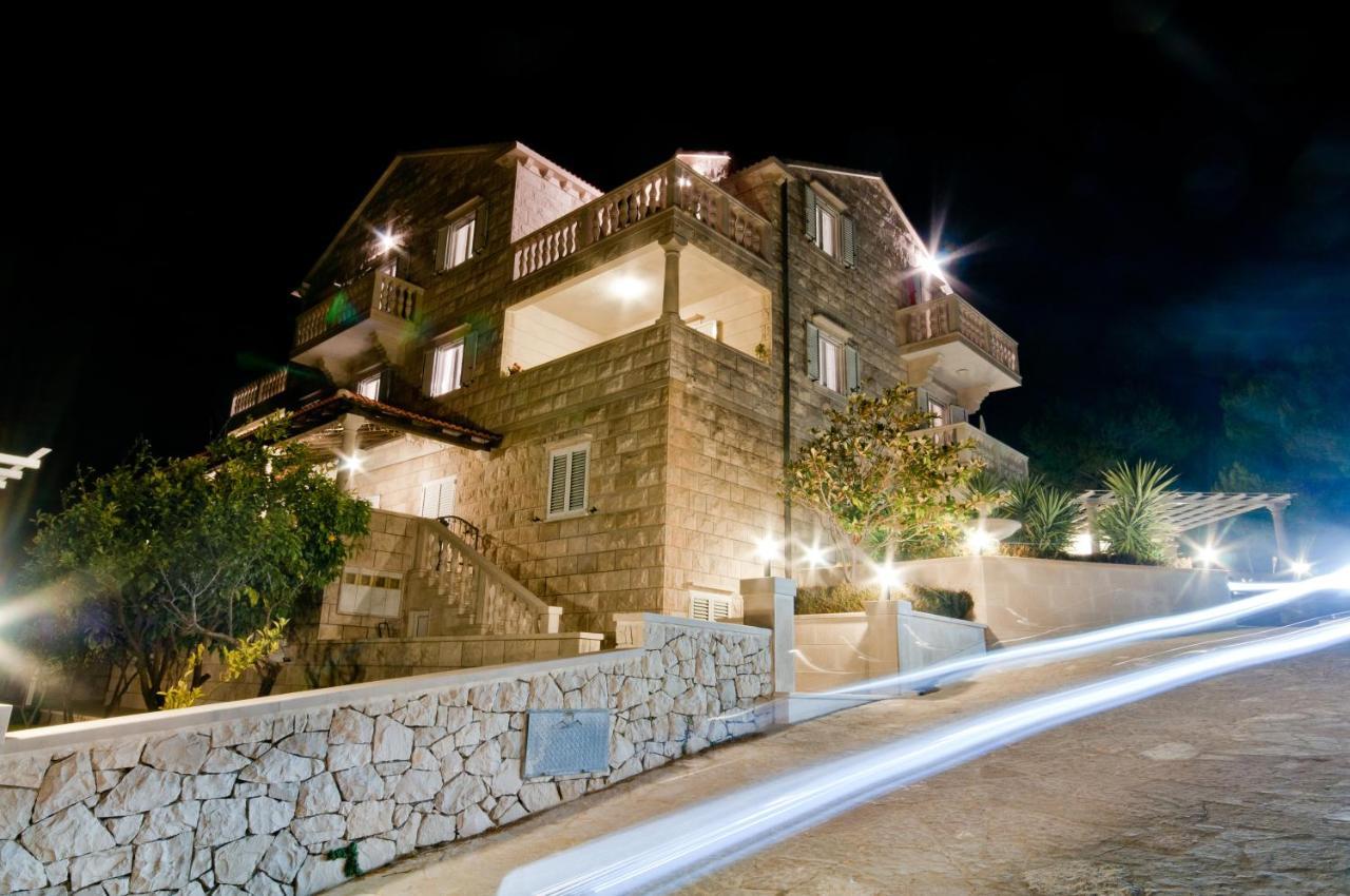 Apartments Barba Petra Dvori Sumartin Luaran gambar