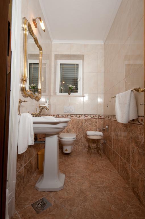 Apartments Barba Petra Dvori Sumartin Luaran gambar