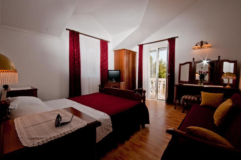 Apartments Barba Petra Dvori Sumartin Bilik gambar